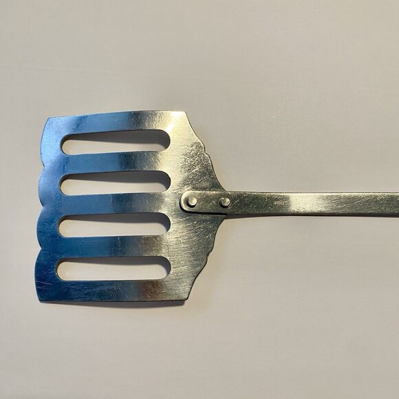 Vintage! 13" Stainless Curved Slotted Spatula Turner Red Maroon Bakelite Handle - Picture 10 of 13